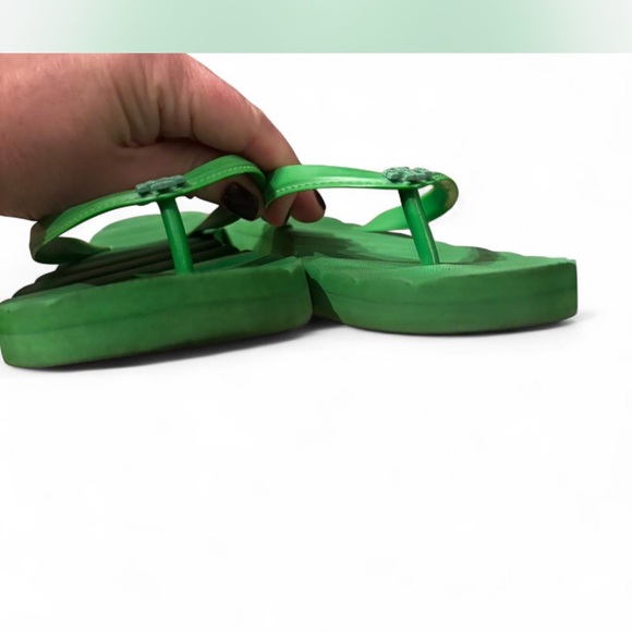 Tory Burch Green Flip Flops -8 - Picture 3 of 5